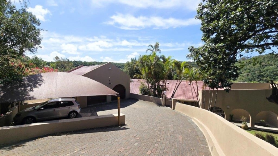 5 Bedroom Property for Sale in Beacon Bay North Eastern Cape